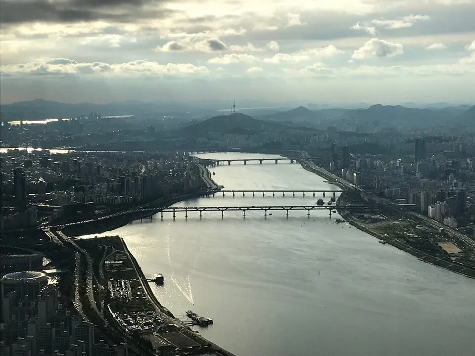 여의도 한강공원 및 주차장 전경